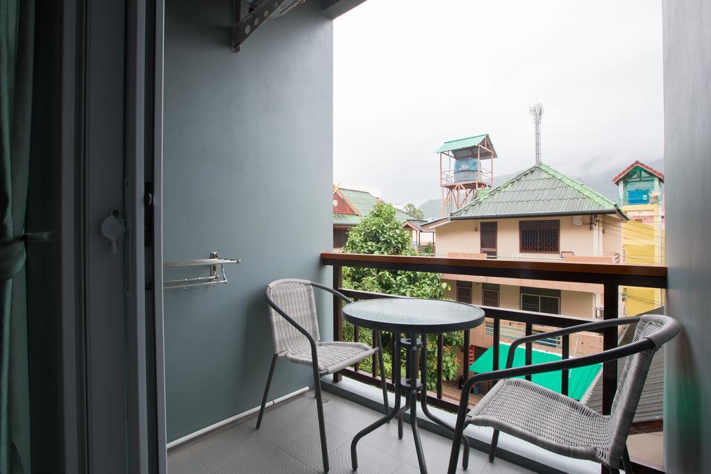 Chusri Hotel Patong Стая снимка