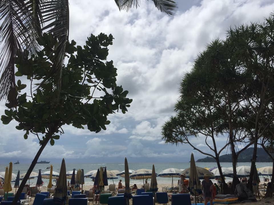 Chusri Hotel Patong Екстериор снимка