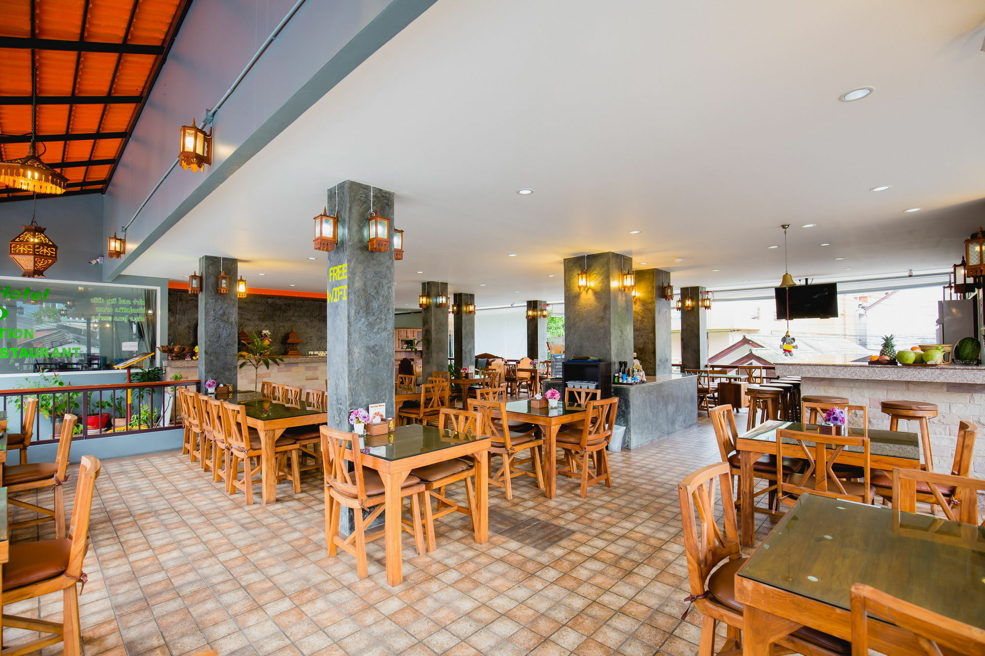 Chusri Hotel Patong Екстериор снимка