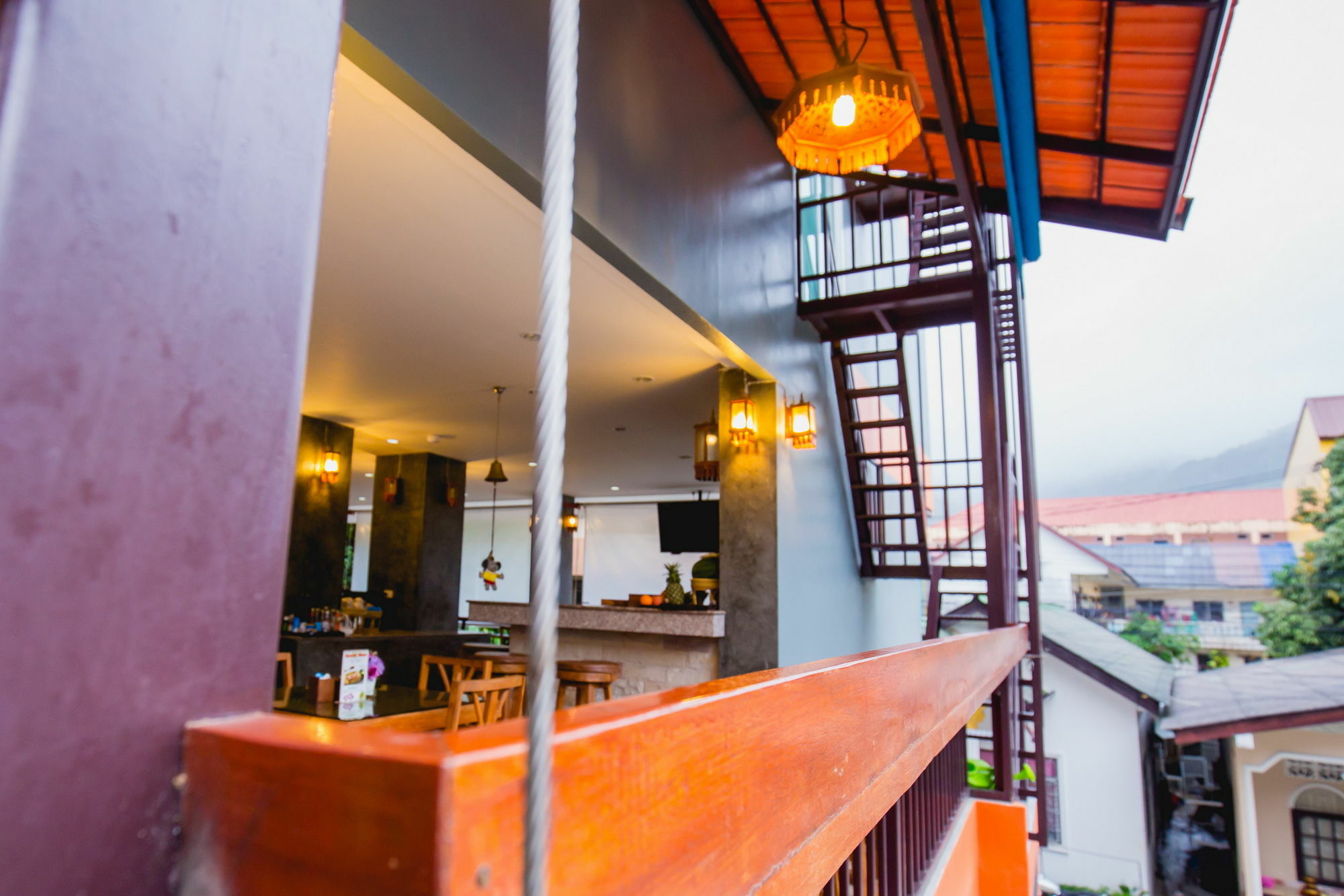 Chusri Hotel Patong Екстериор снимка